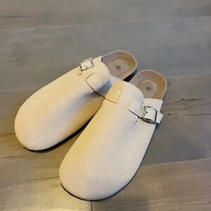 Slip on clogs